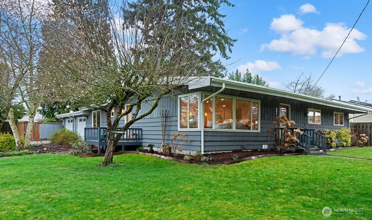 4902 NE 7th Place , Renton, WA 98059