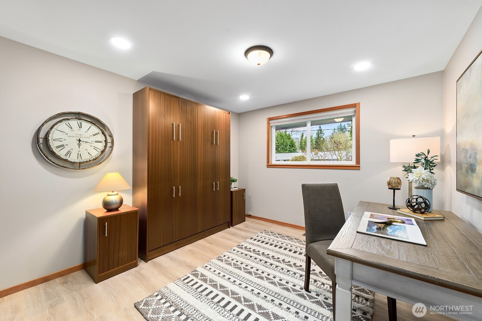 4902 NE 7th Place , Renton, WA 98059