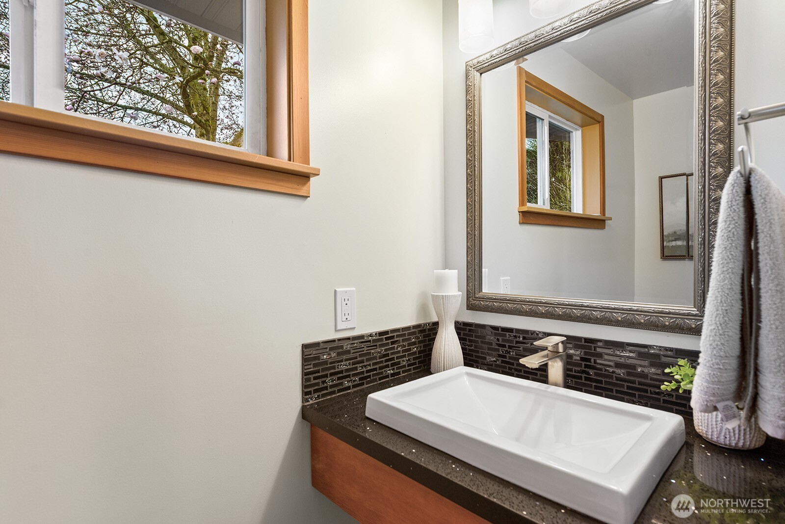 4902 NE 7th Place , Renton, WA 98059