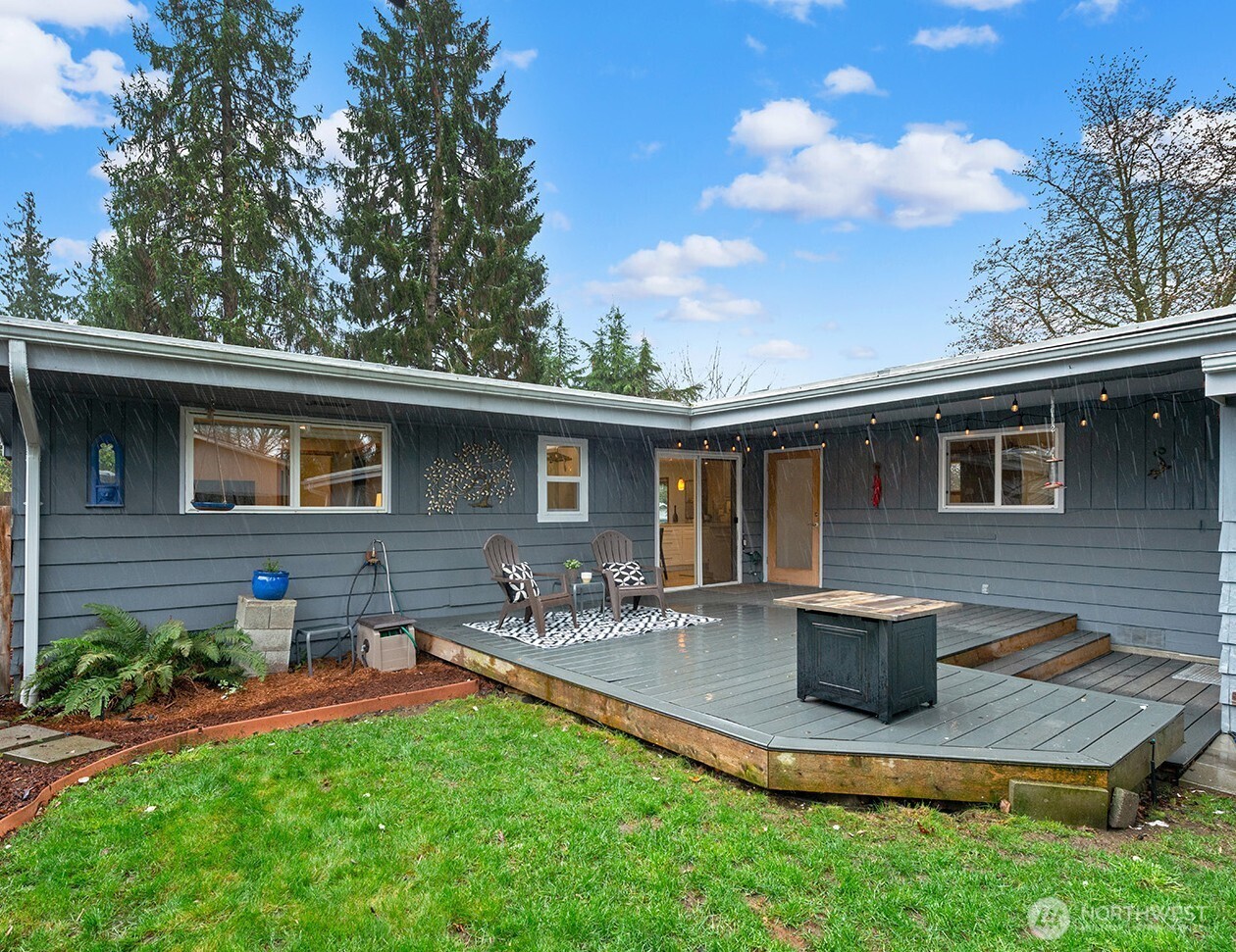 4902 NE 7th Place , Renton, WA 98059