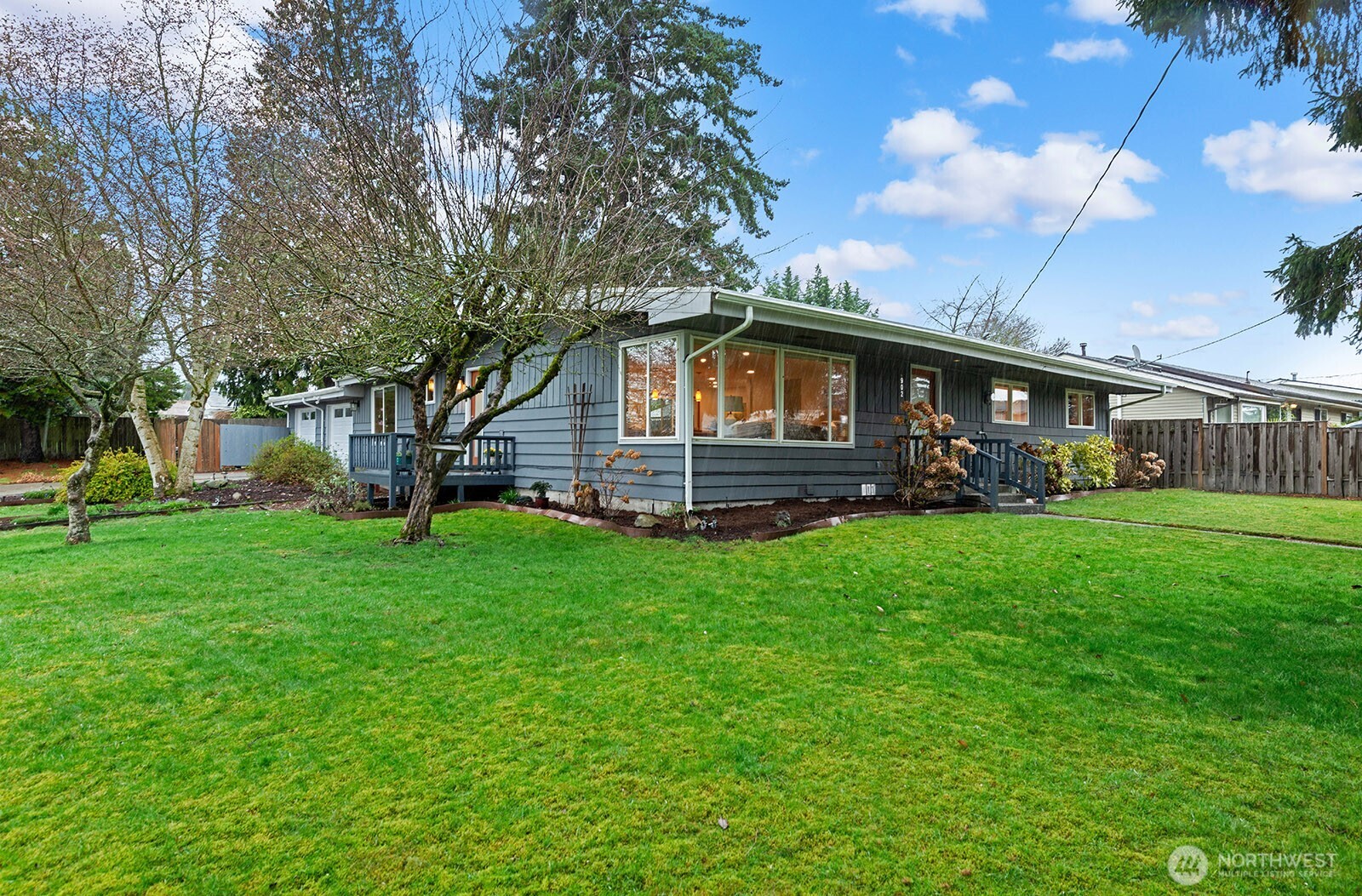 4902 NE 7th Place , Renton, WA 98059