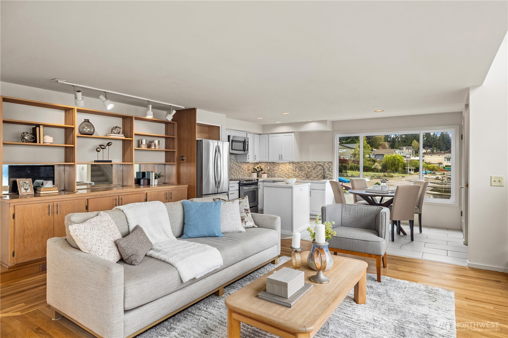 3418 W Lake Sammamish Parkway SE, Bellevue, WA 98008