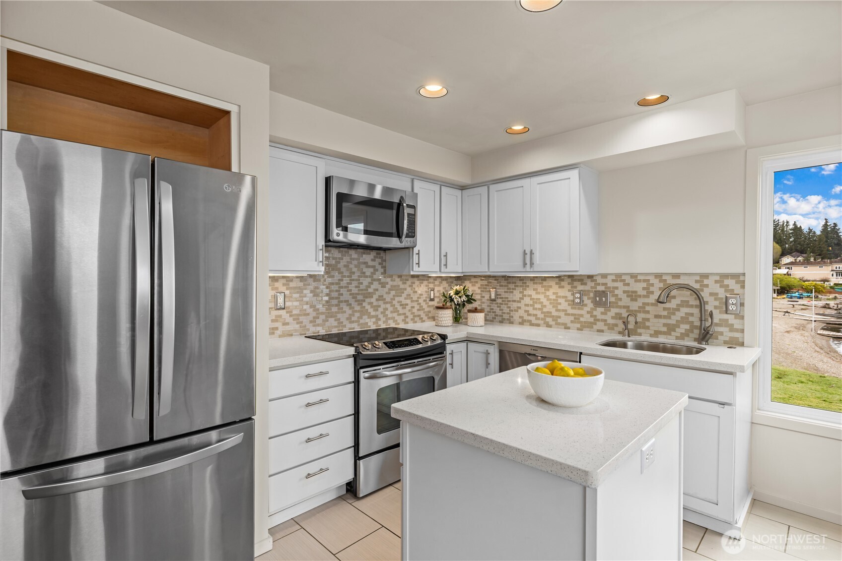 3418 W Lake Sammamish Parkway SE, Bellevue, WA 98008