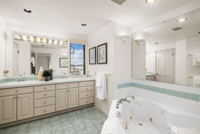 3418 W Lake Sammamish Parkway SE, Bellevue, WA 98008 - Photo 15