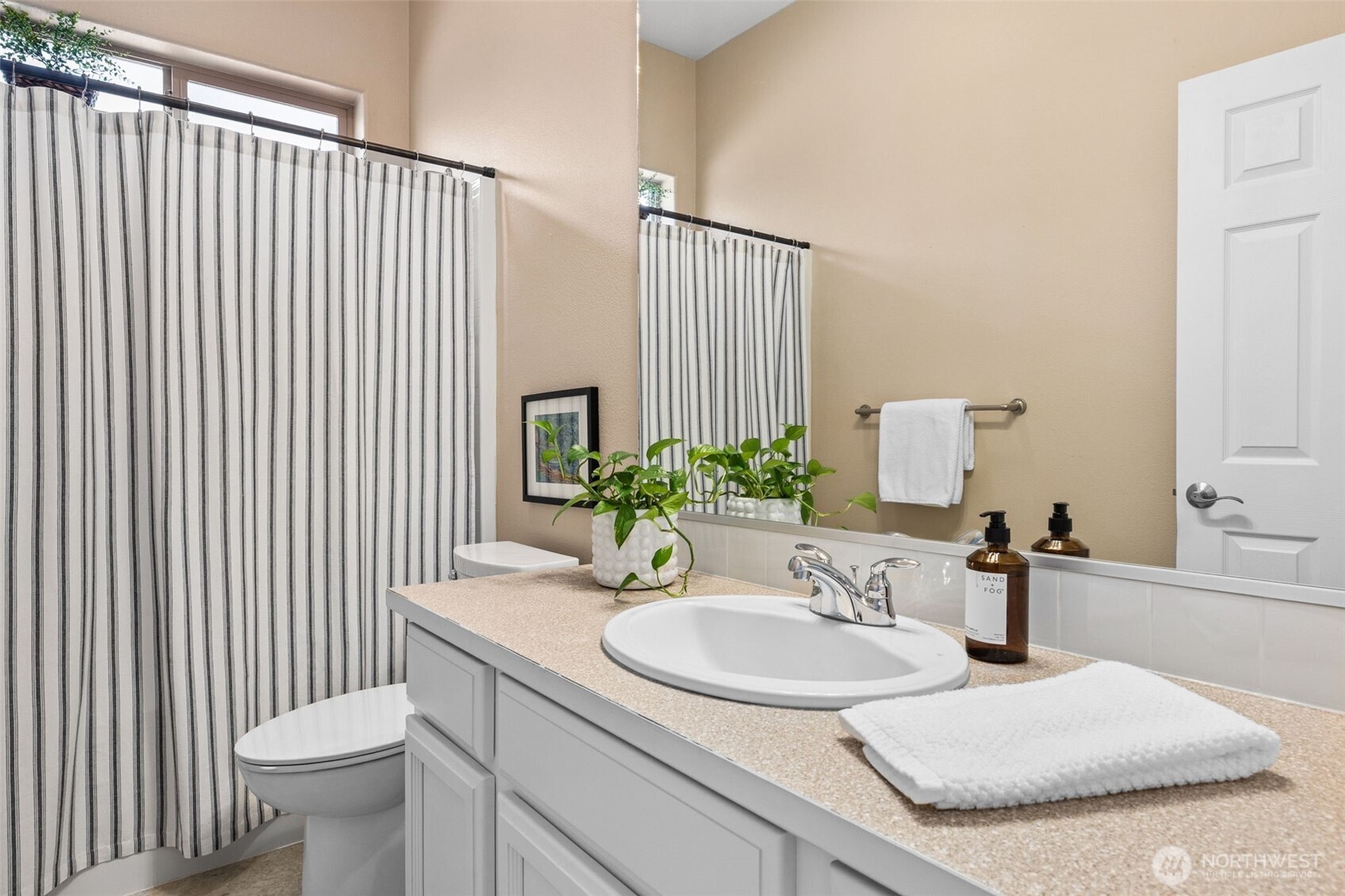 8633 Bainbridge Loop NE, Lacey, WA 98516