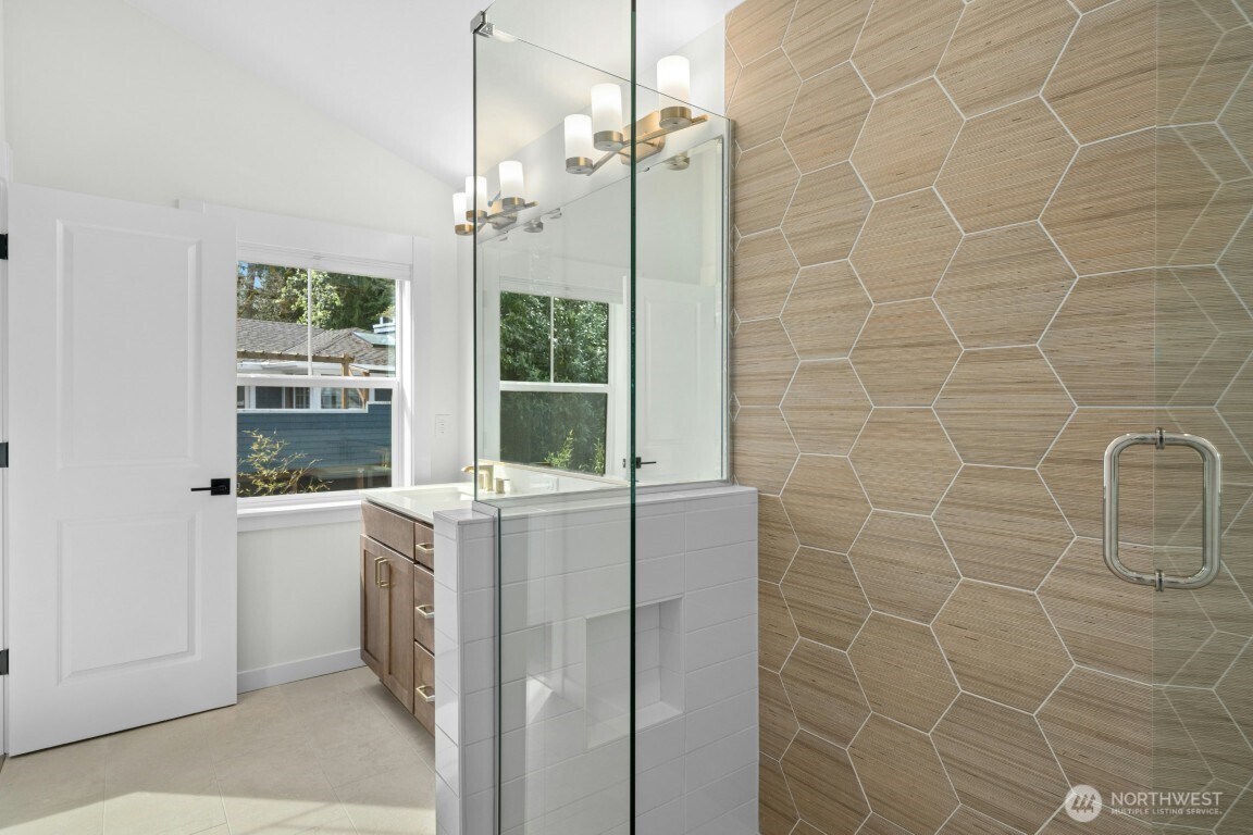 13426 NE 112th Place , Redmond, WA 98052