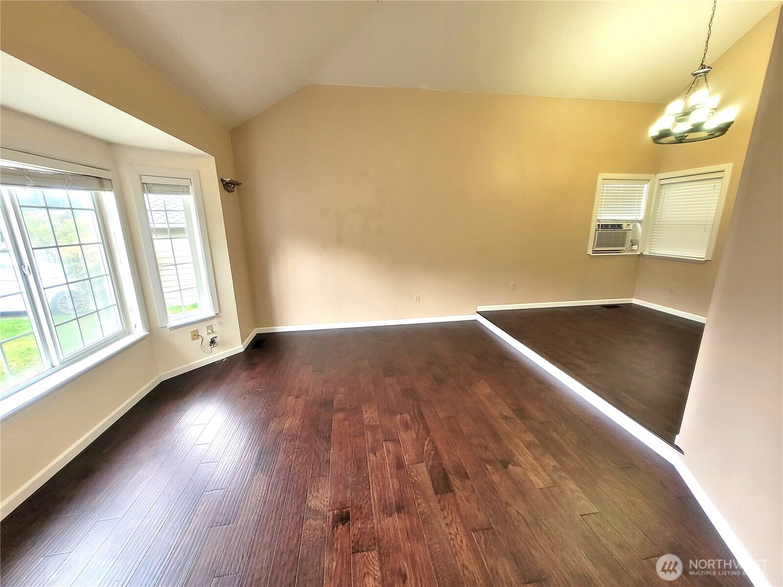 37434 18th Ave S, Federal Way, WA 98003