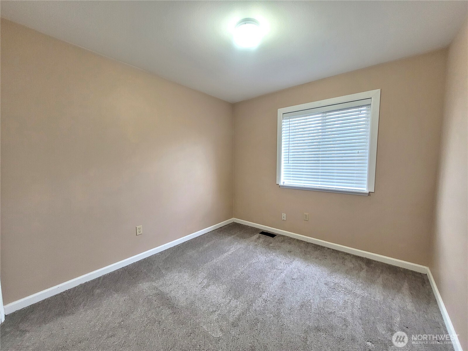 37434 18th Ave S, Federal Way, WA 98003