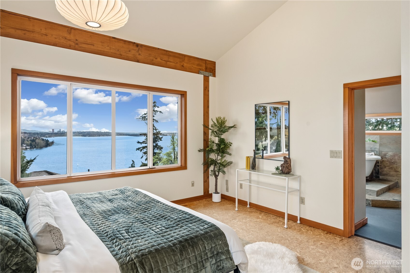 11818 89th Place NE, Kirkland, WA 98034
