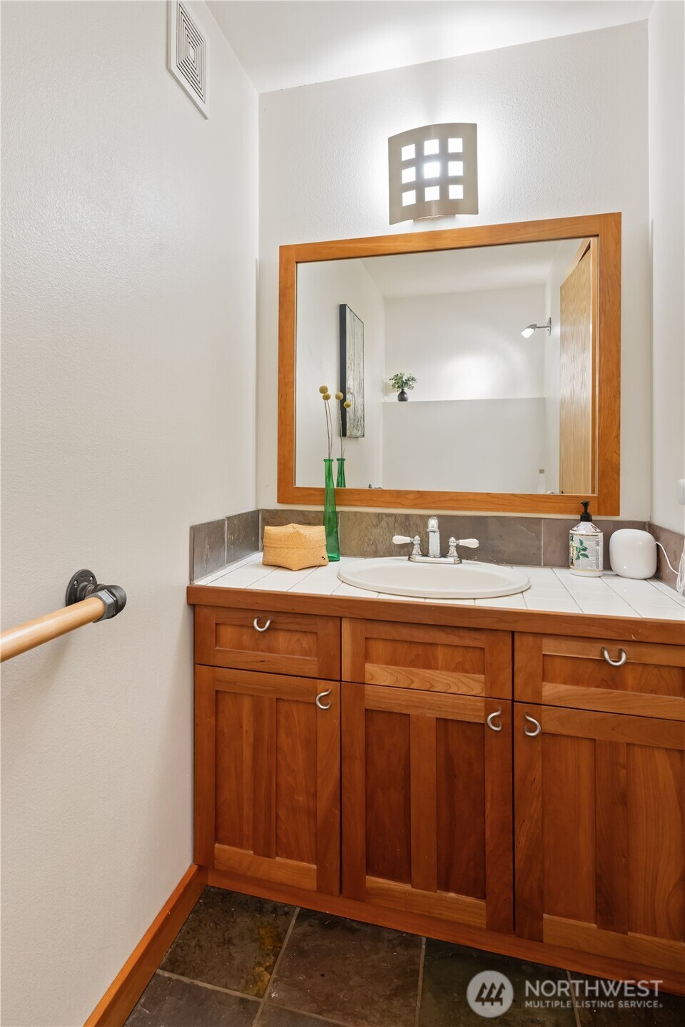 11818 89th Place NE, Kirkland, WA 98034