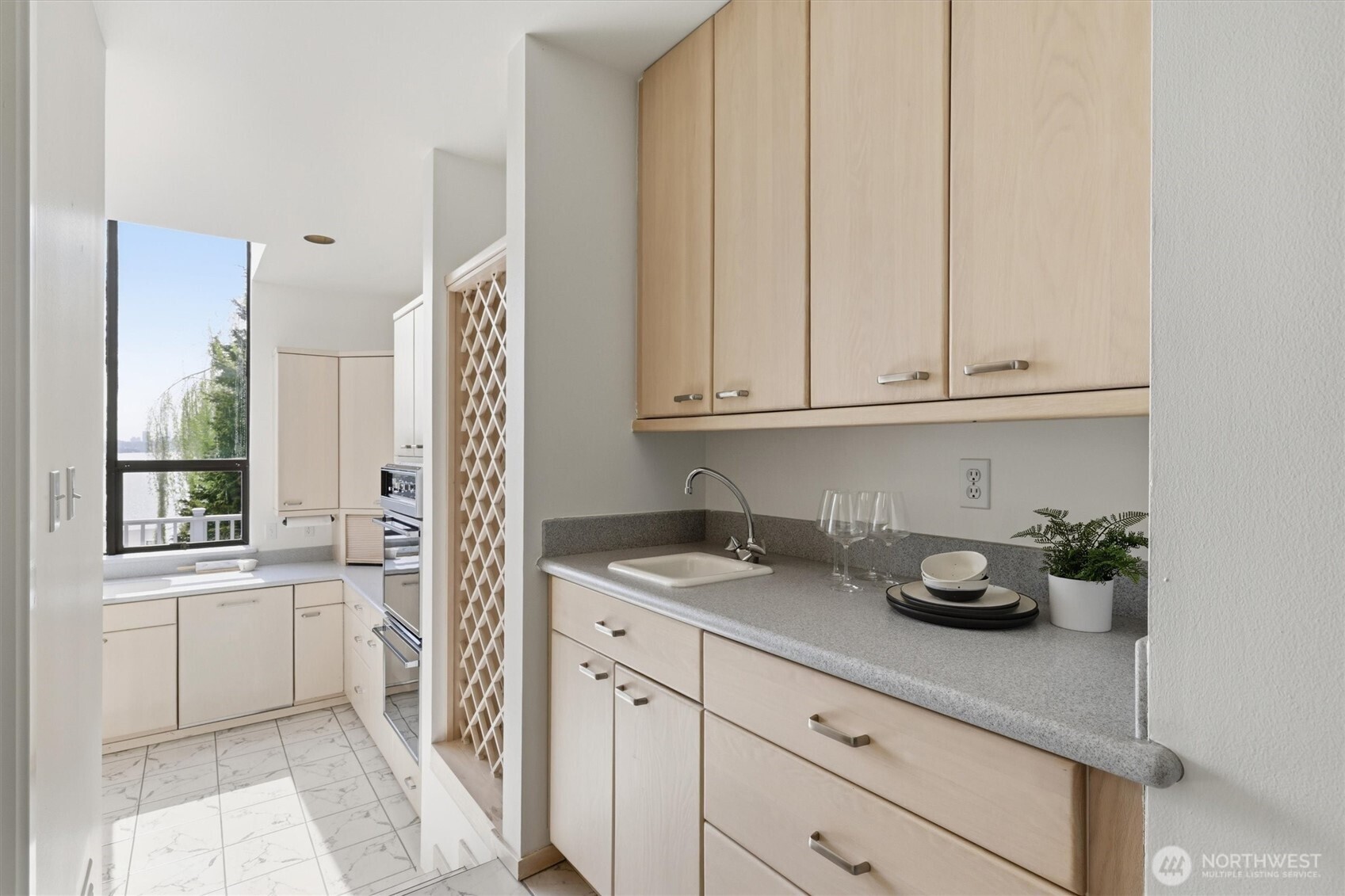8825 NE 116th Place , Kirkland, WA 98034