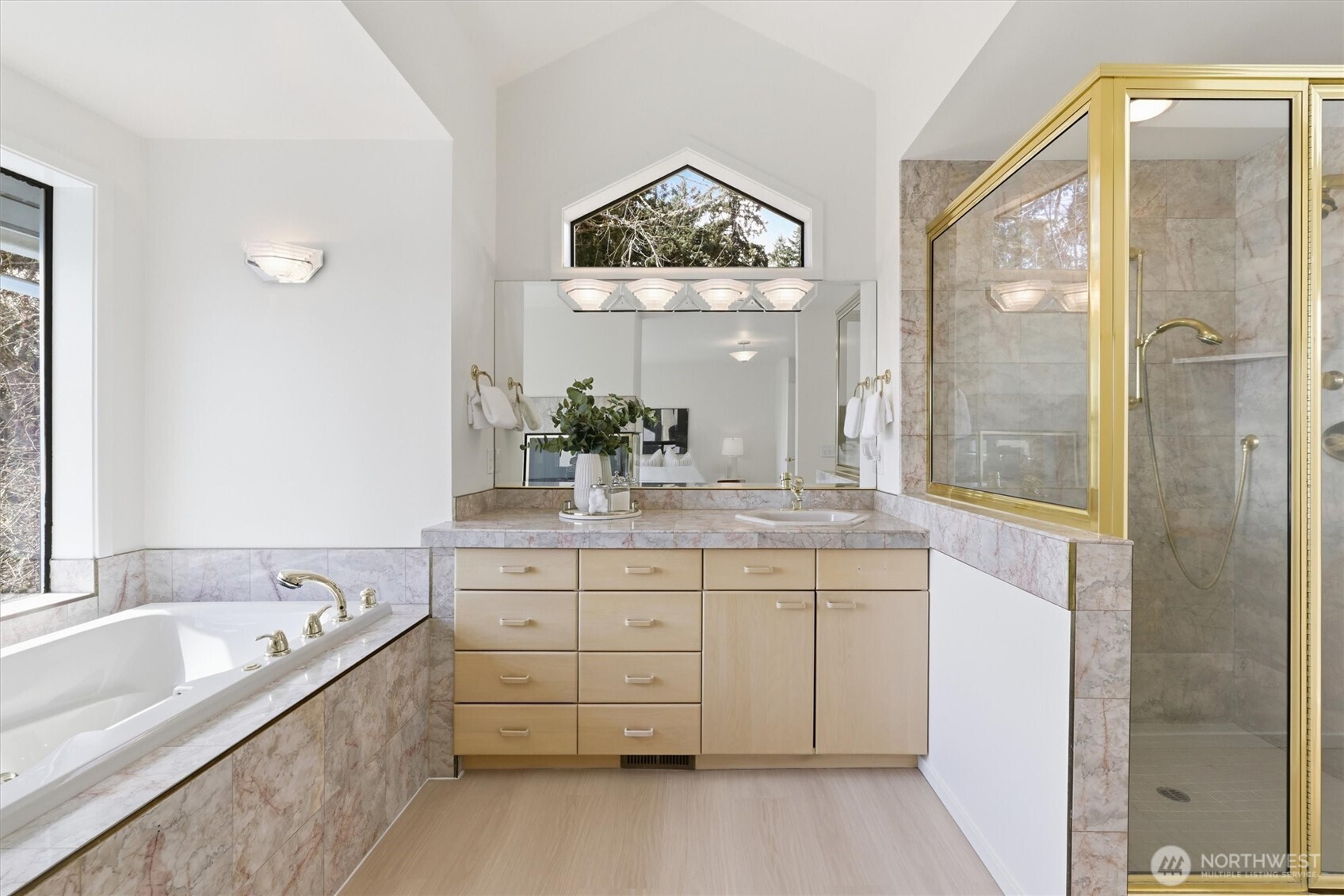 8825 NE 116th Place , Kirkland, WA 98034