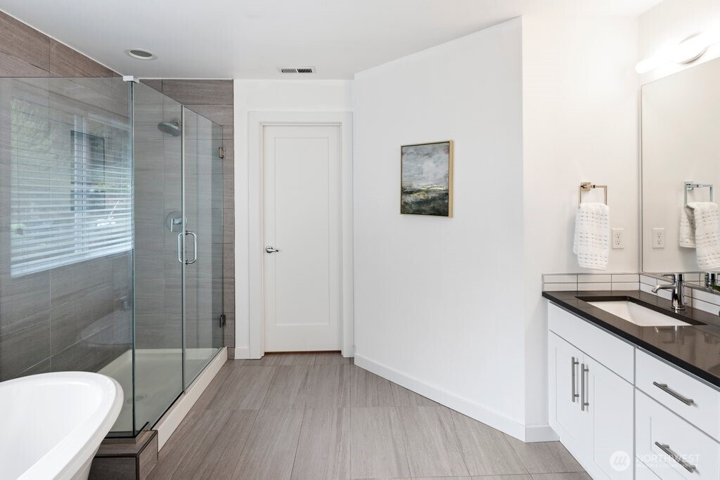 16431 Sylvester Road SW, Burien, WA 98166