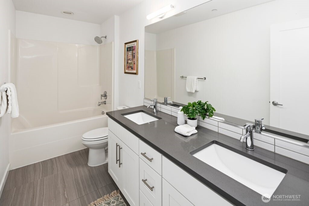16431 Sylvester Road SW, Burien, WA 98166