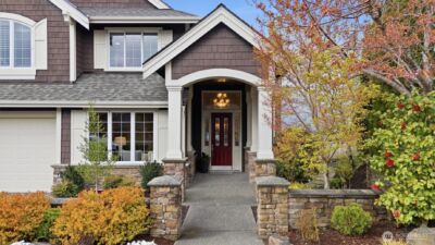 2734 NE Daphne Street , Issaquah, WA 98029 - Photo 2