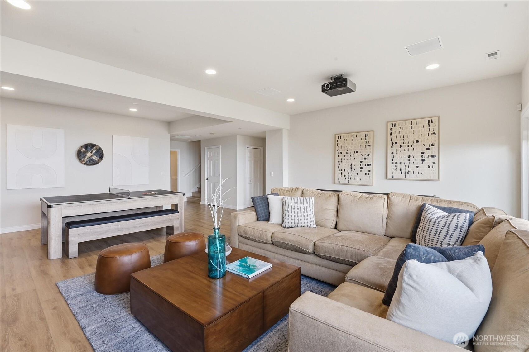 2734 NE Daphne Street , Issaquah, WA 98029