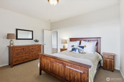 2734 NE Daphne Street , Issaquah, WA 98029 - Photo 25
