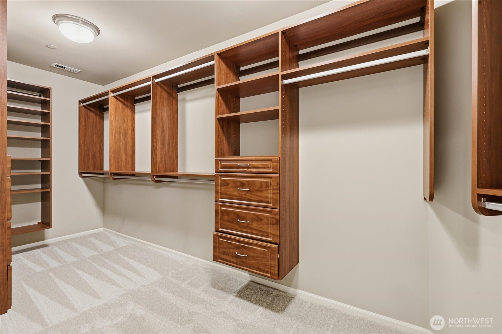2734 NE Daphne Street , Issaquah, WA 98029