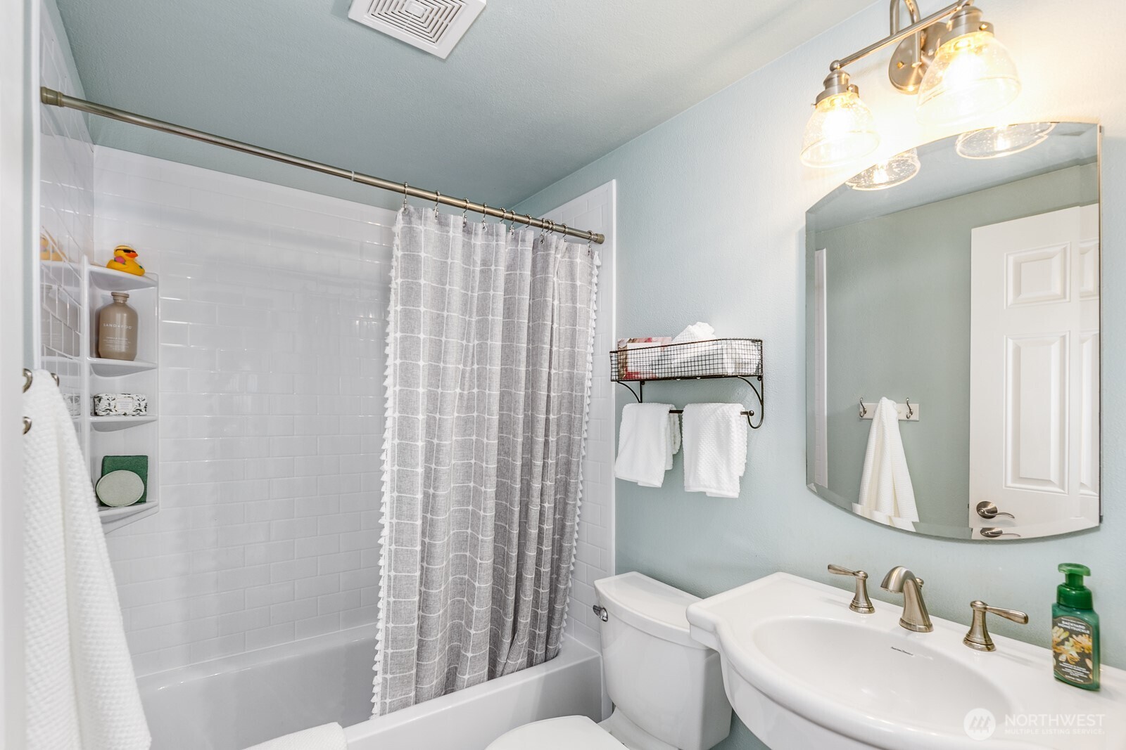 8822 216th Street SW, Edmonds, WA 98026