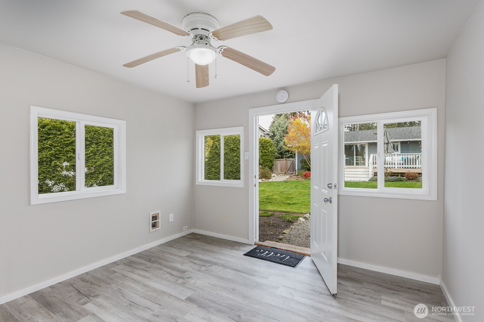 8822 216th Street SW, Edmonds, WA 98026