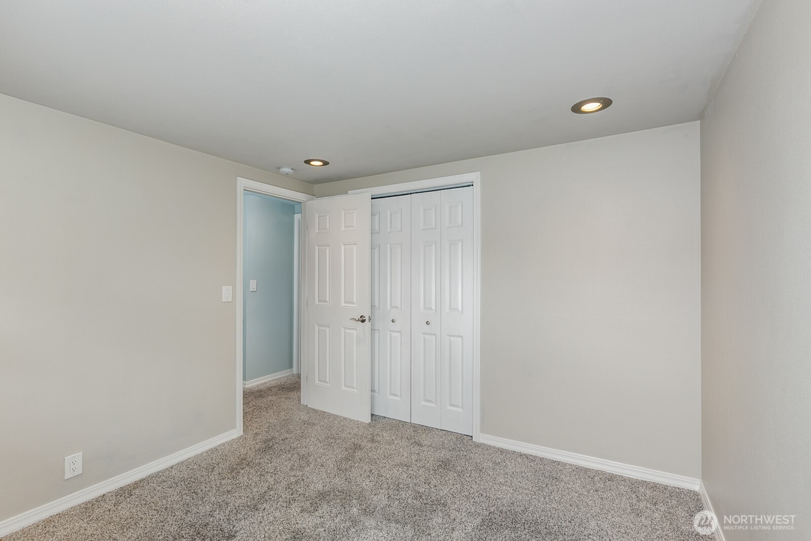 8822 216th Street SW, Edmonds, WA 98026