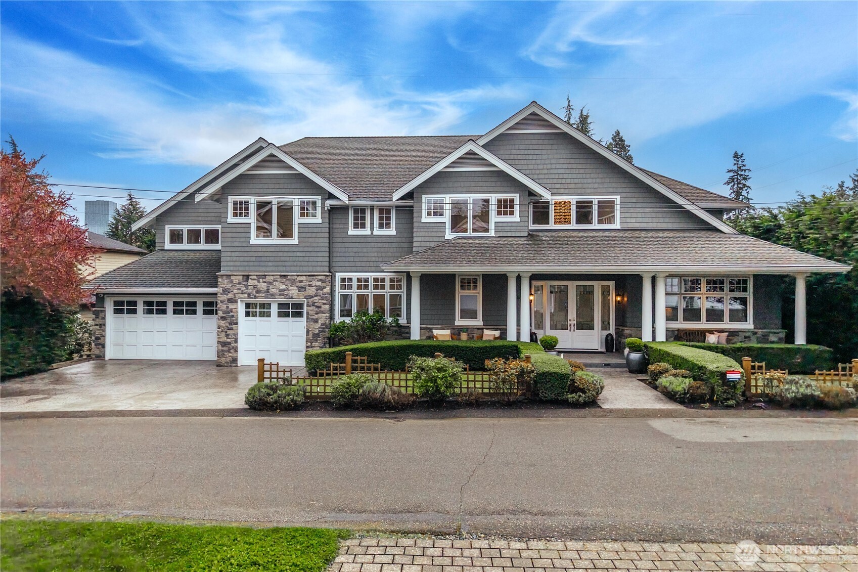 10021 NE 16th Place , Bellevue, WA 98004
