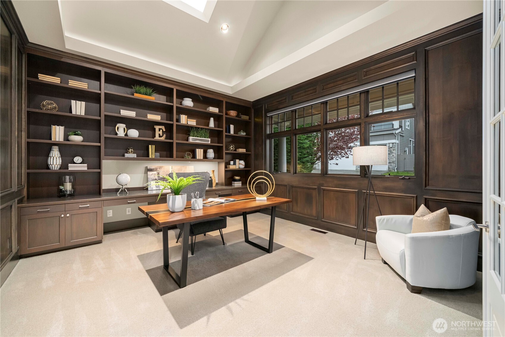 10021 NE 16th Place , Bellevue, WA 98004