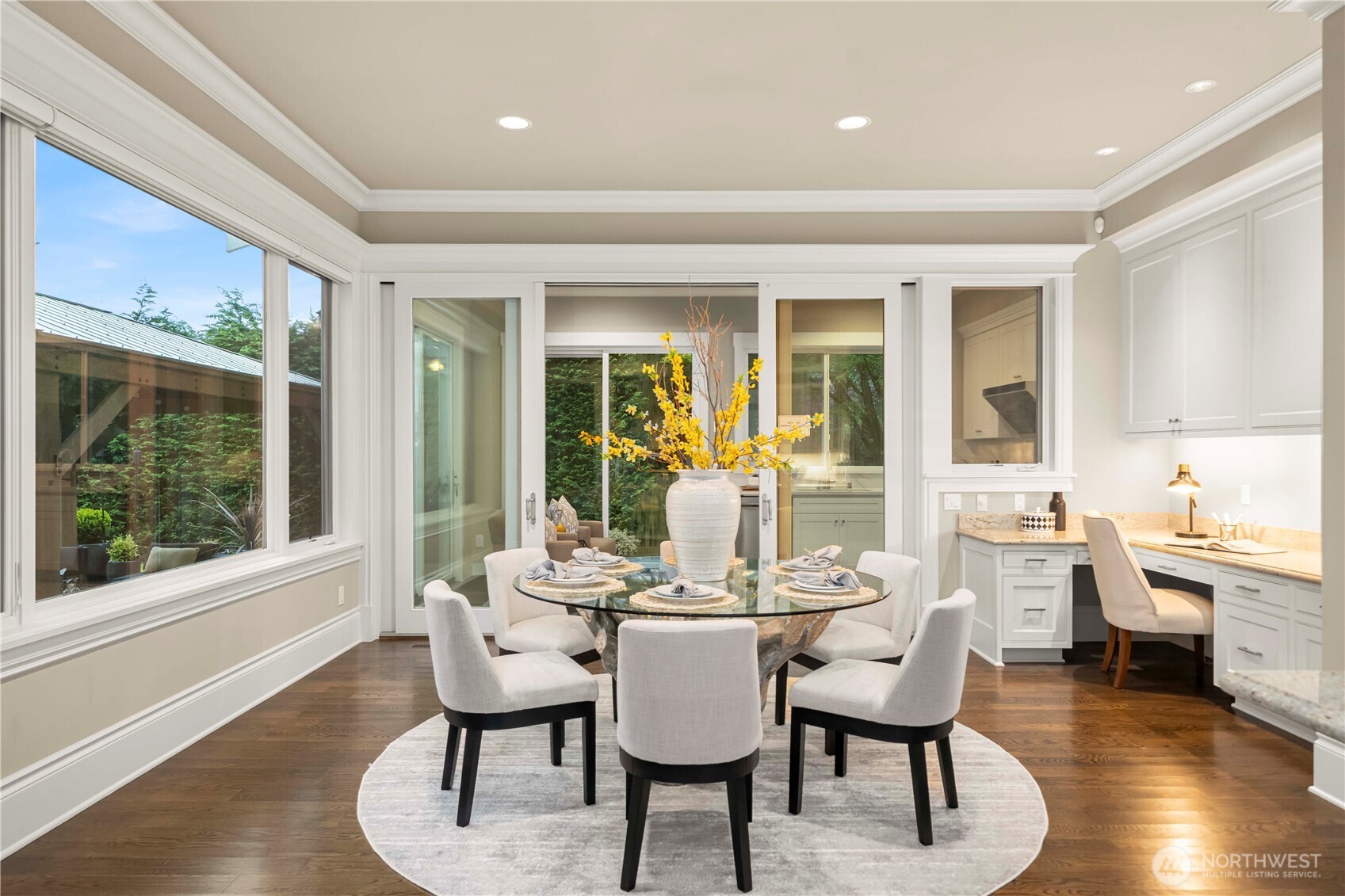 10021 NE 16th Place , Bellevue, WA 98004