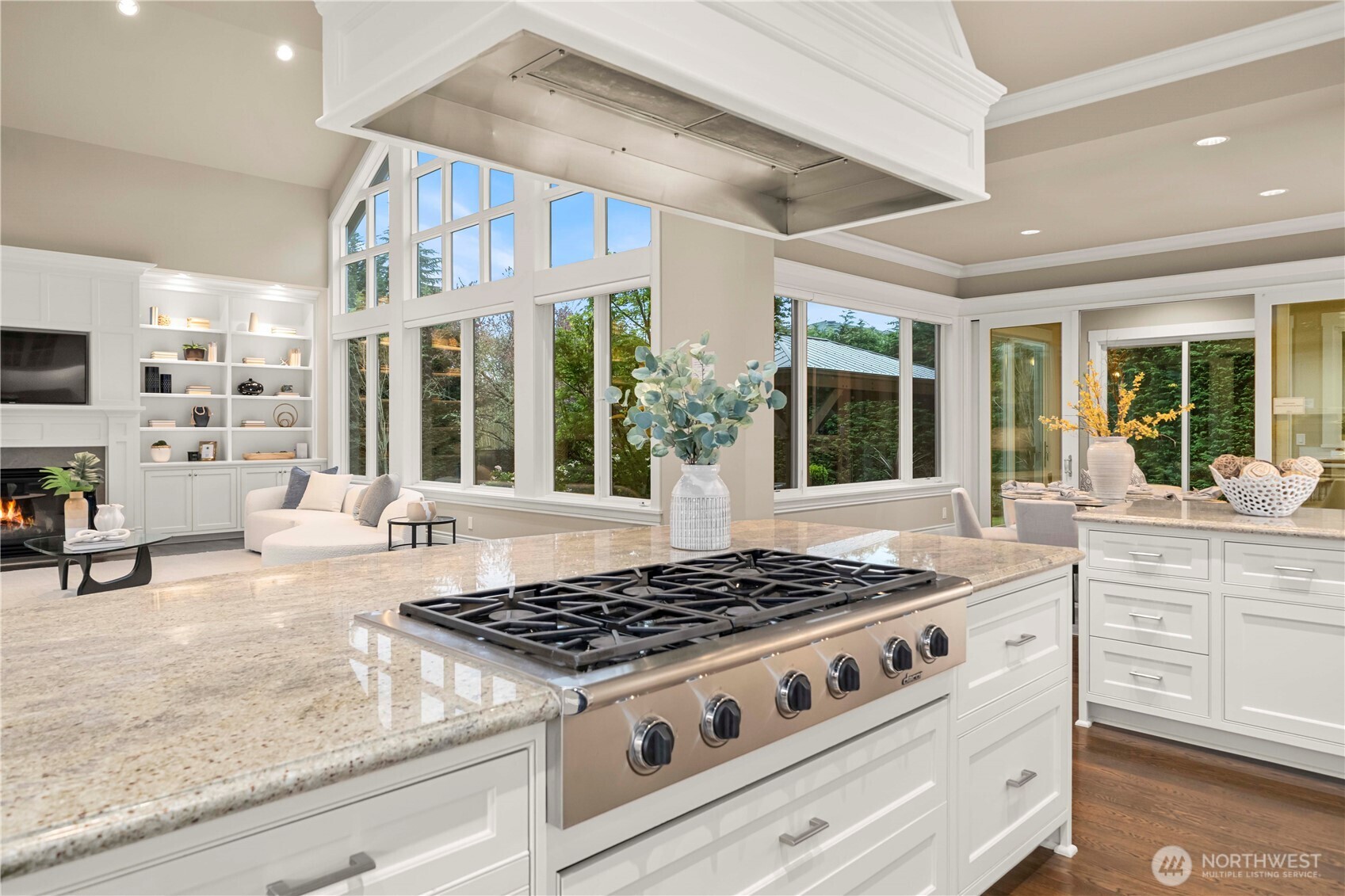 10021 NE 16th Place , Bellevue, WA 98004
