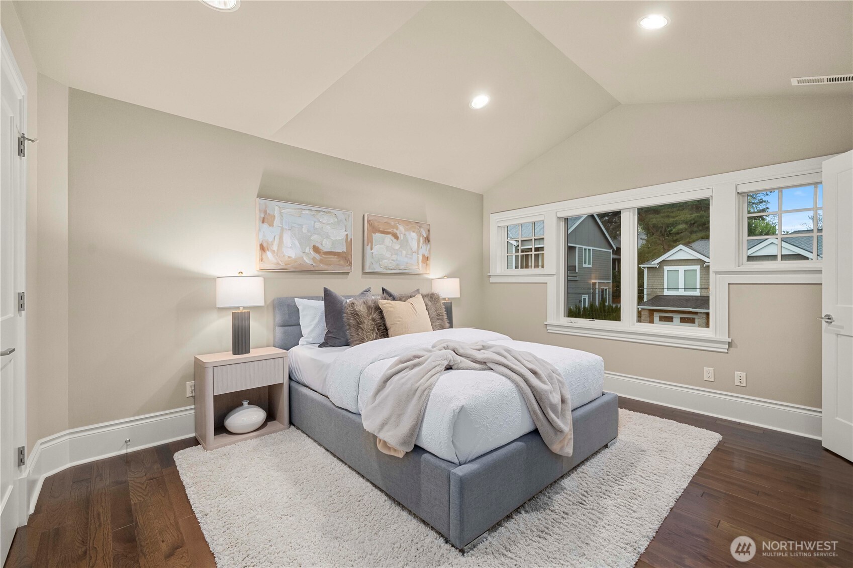 10021 NE 16th Place , Bellevue, WA 98004