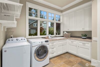 10021 NE 16th Place , Bellevue, WA 98004 - Photo 33