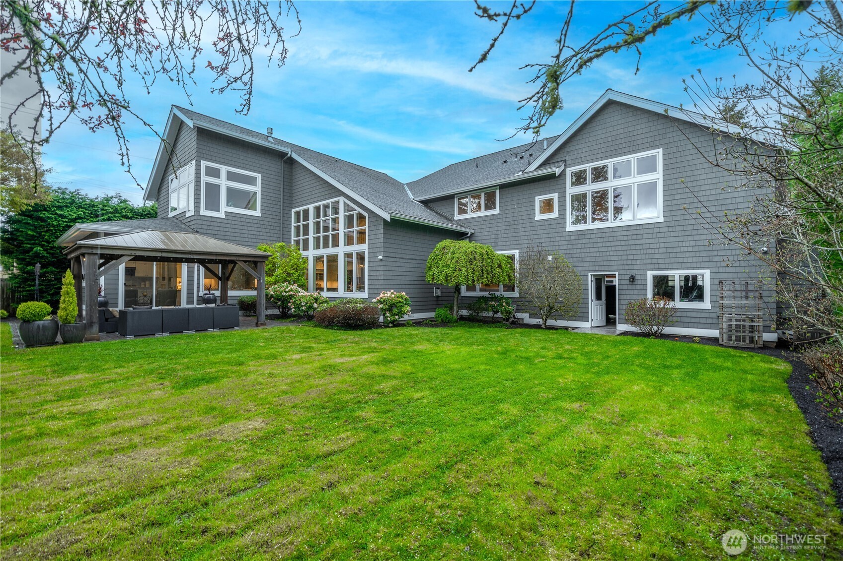 10021 NE 16th Place , Bellevue, WA 98004