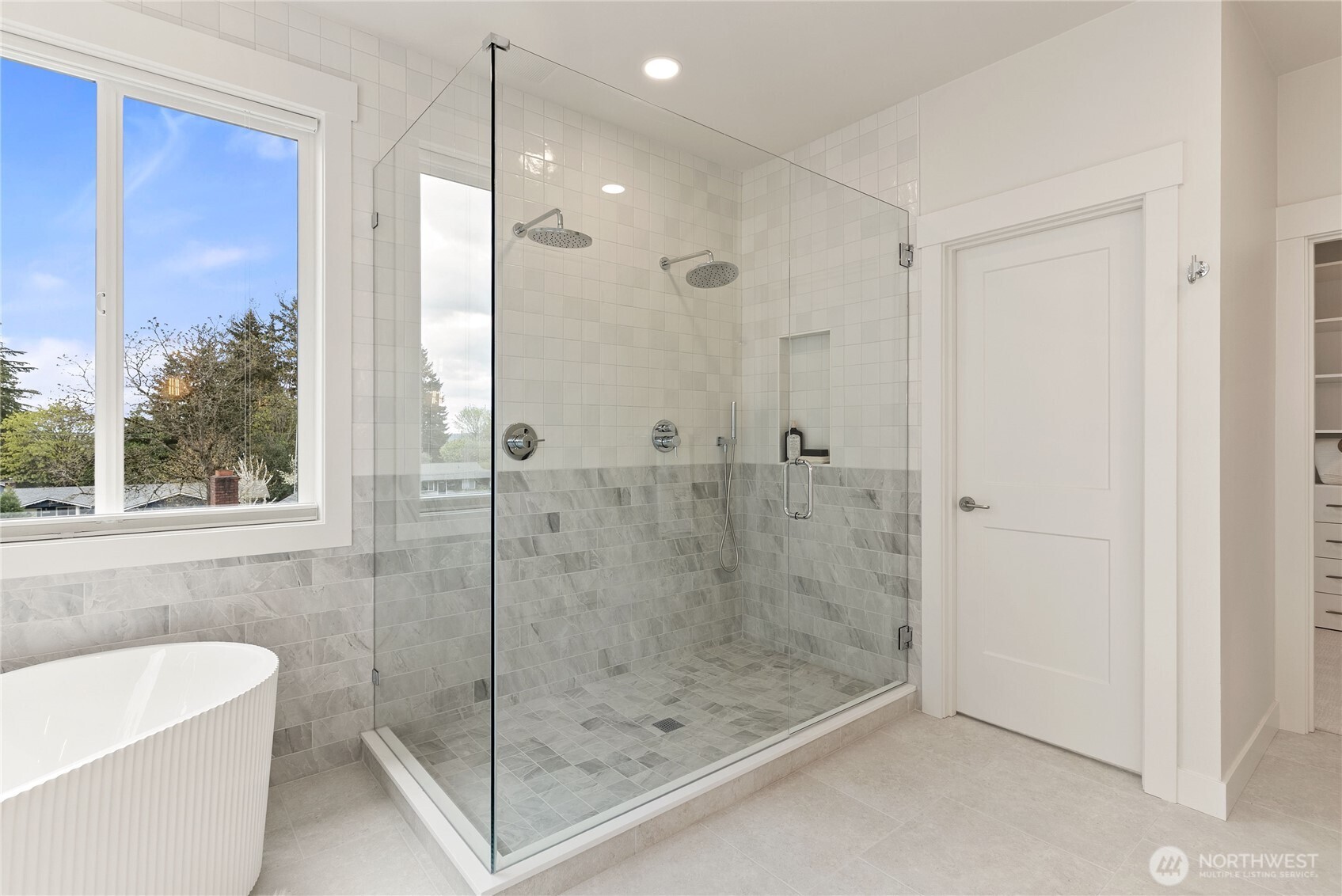 1304 Maine Court , Milton, WA 98354