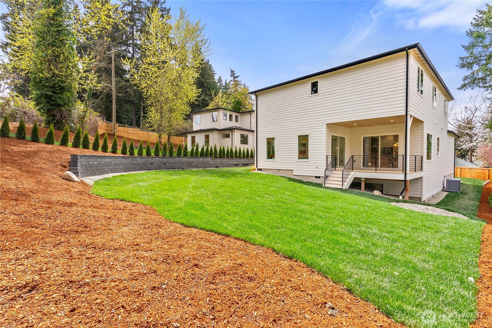 1304 Maine Court , Milton, WA 98354