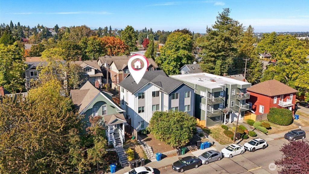 5255 Brooklyn Avenue NE, Seattle, WA 98015