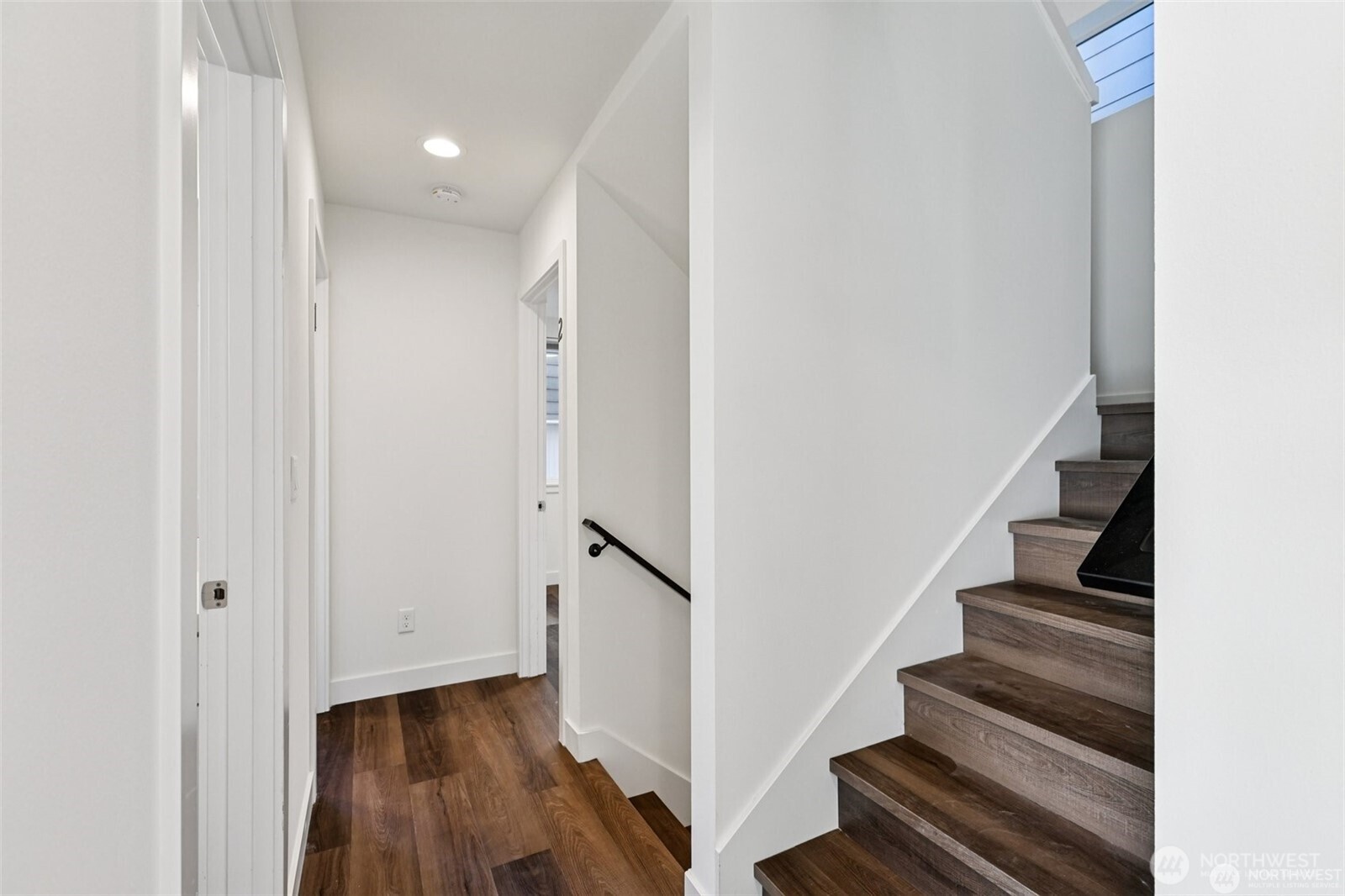5255 Brooklyn Avenue NE, Seattle, WA 98015