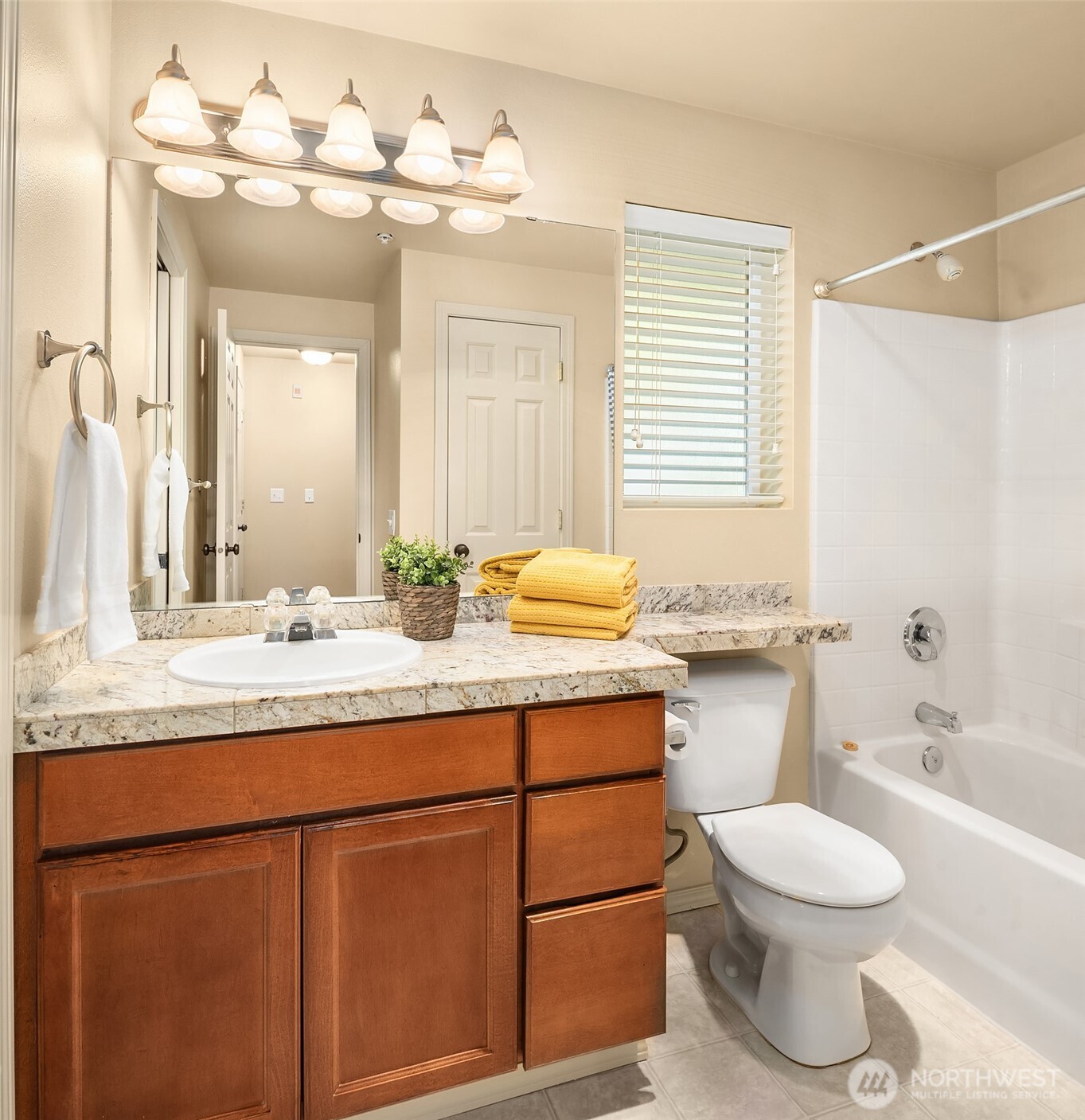 14816 29th Avenue W #B104, Lynnwood, WA 98087