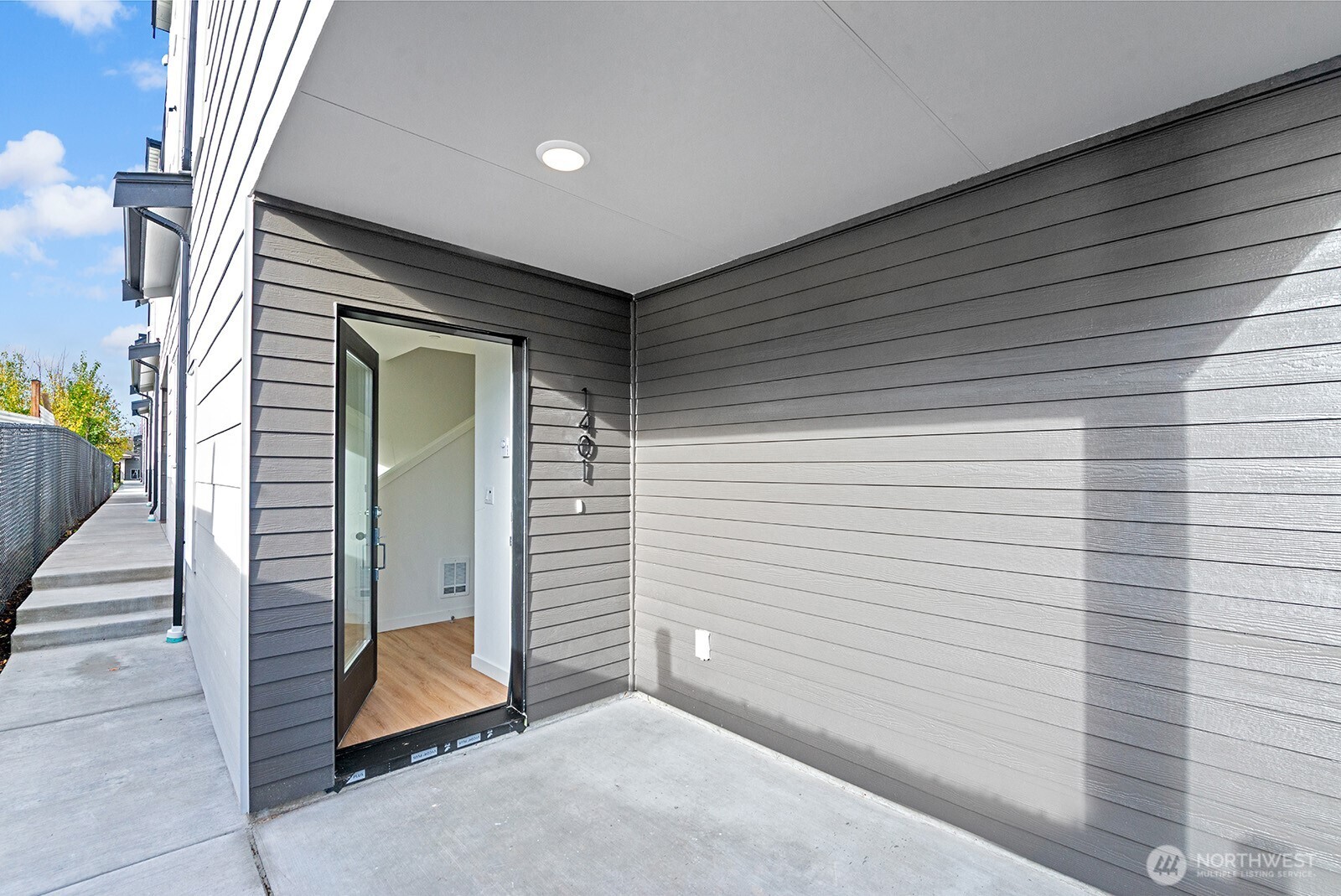 1401 SW 111th Lane , Seattle, WA 98146