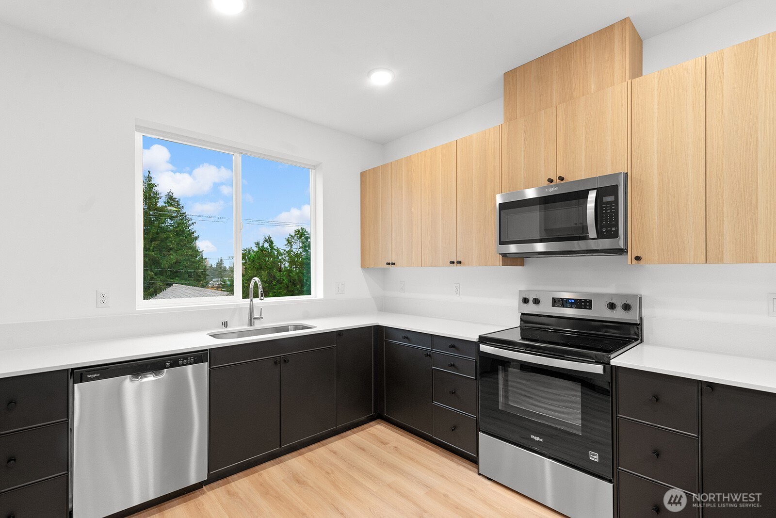 1401 SW 111th Lane , Seattle, WA 98146