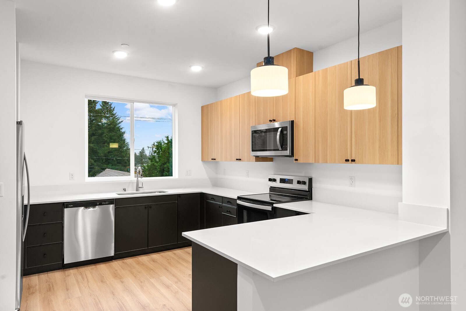 1401 SW 111th Lane , Seattle, WA 98146