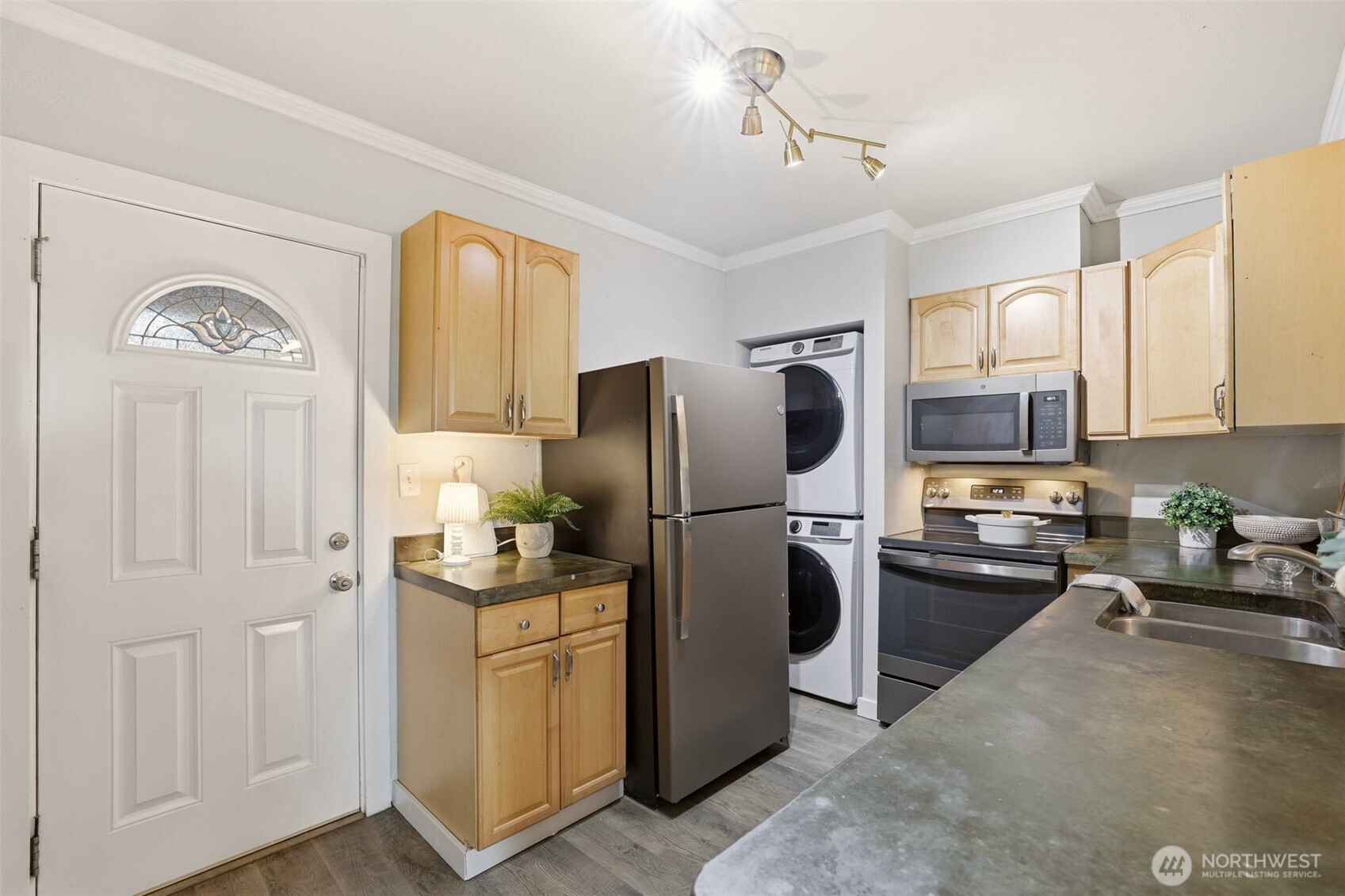 9732 59th Avenue S, Seattle, WA 98118