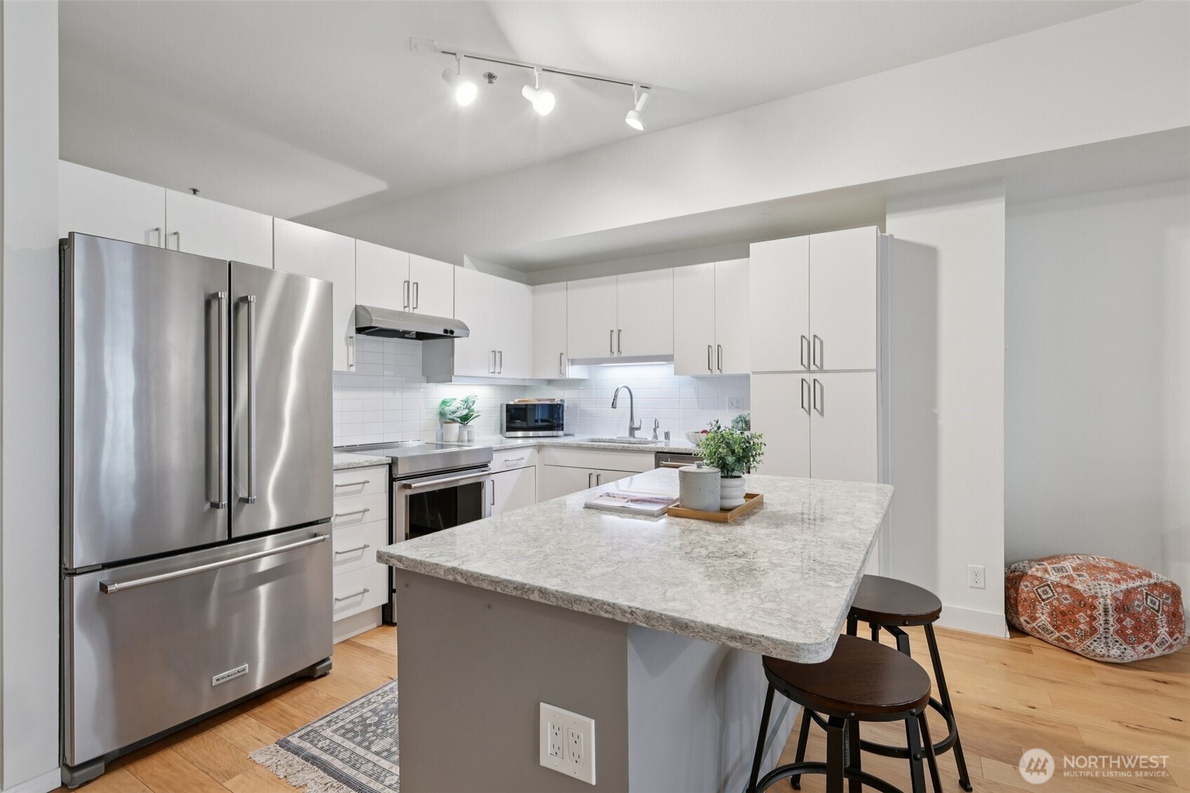 526 1st Avenue S #405, Seattle, WA 98104