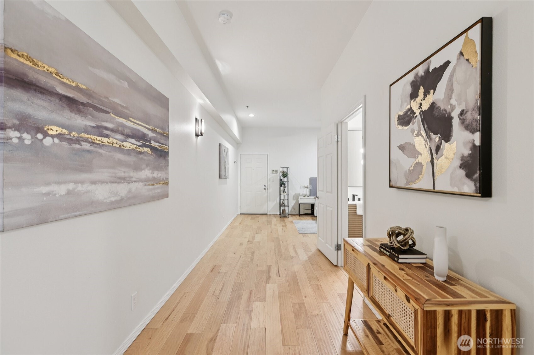 526 1st Avenue S #405, Seattle, WA 98104