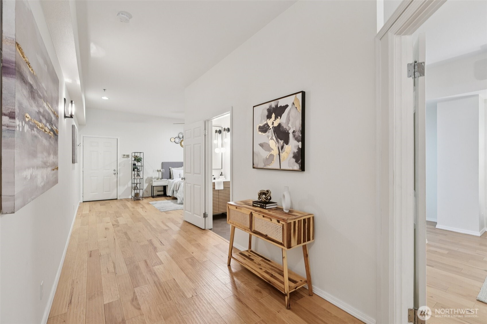 526 1st Avenue S #405, Seattle, WA 98104