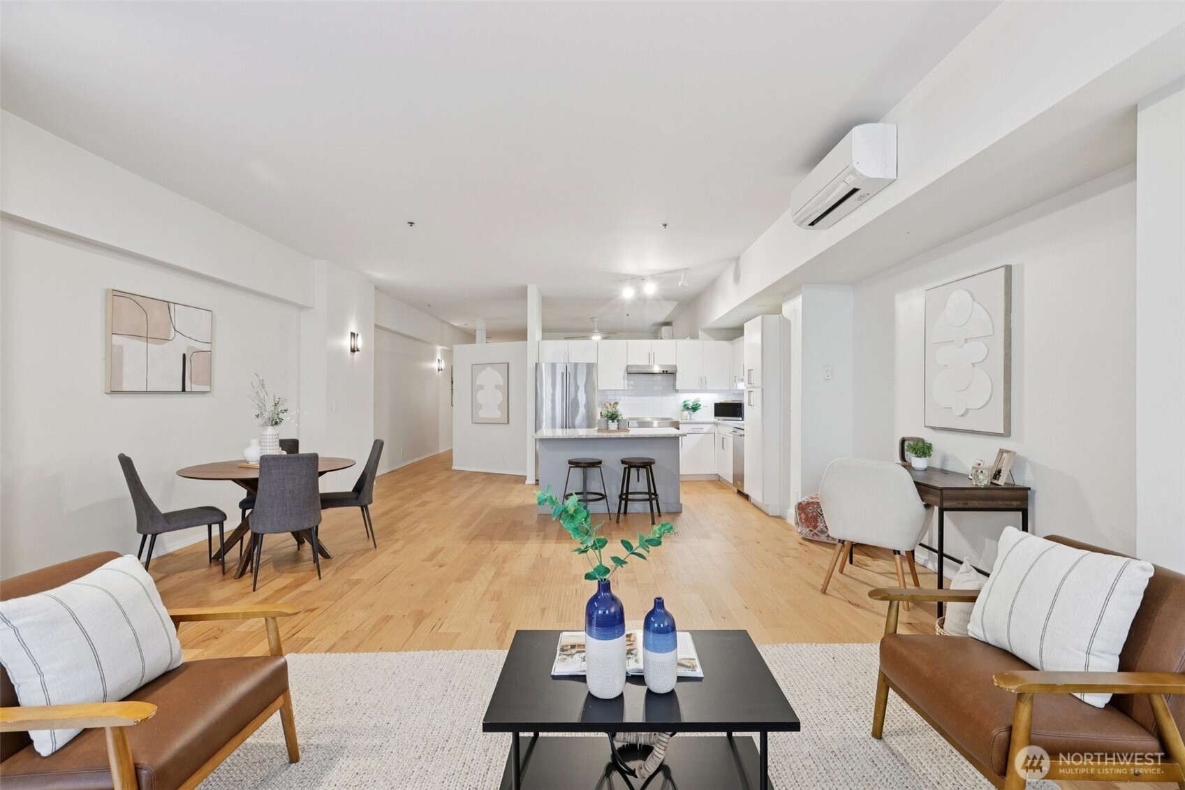 526 1st Avenue S #405, Seattle, WA 98104