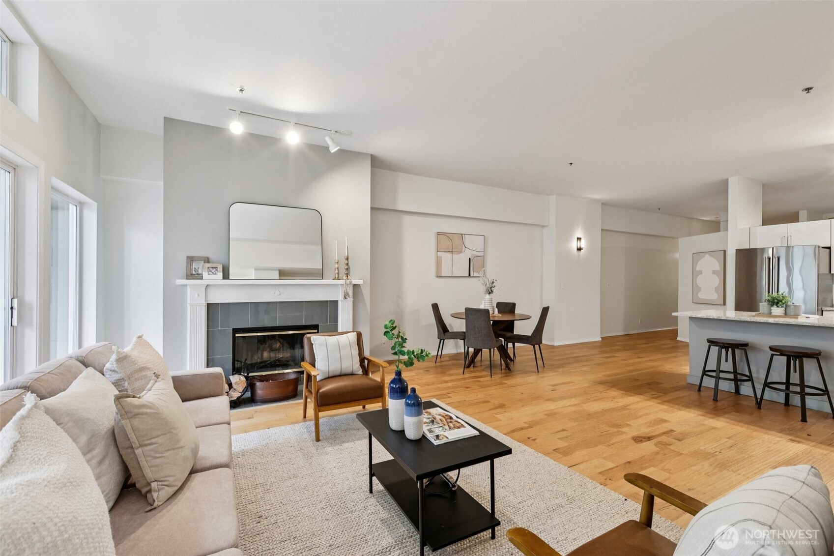 526 1st Avenue S #405, Seattle, WA 98104
