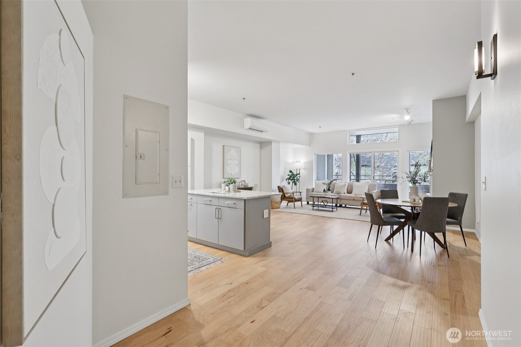 526 1st Avenue S #405, Seattle, WA 98104