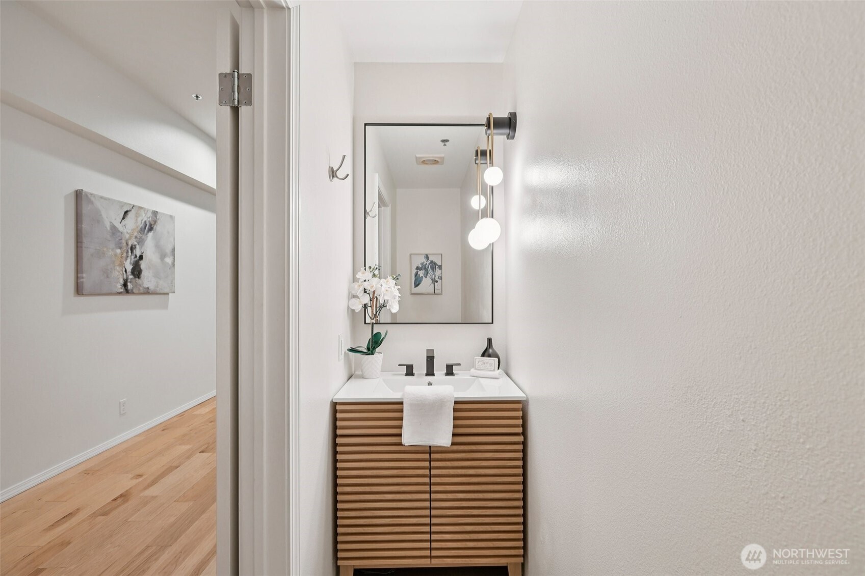 526 1st Avenue S #405, Seattle, WA 98104
