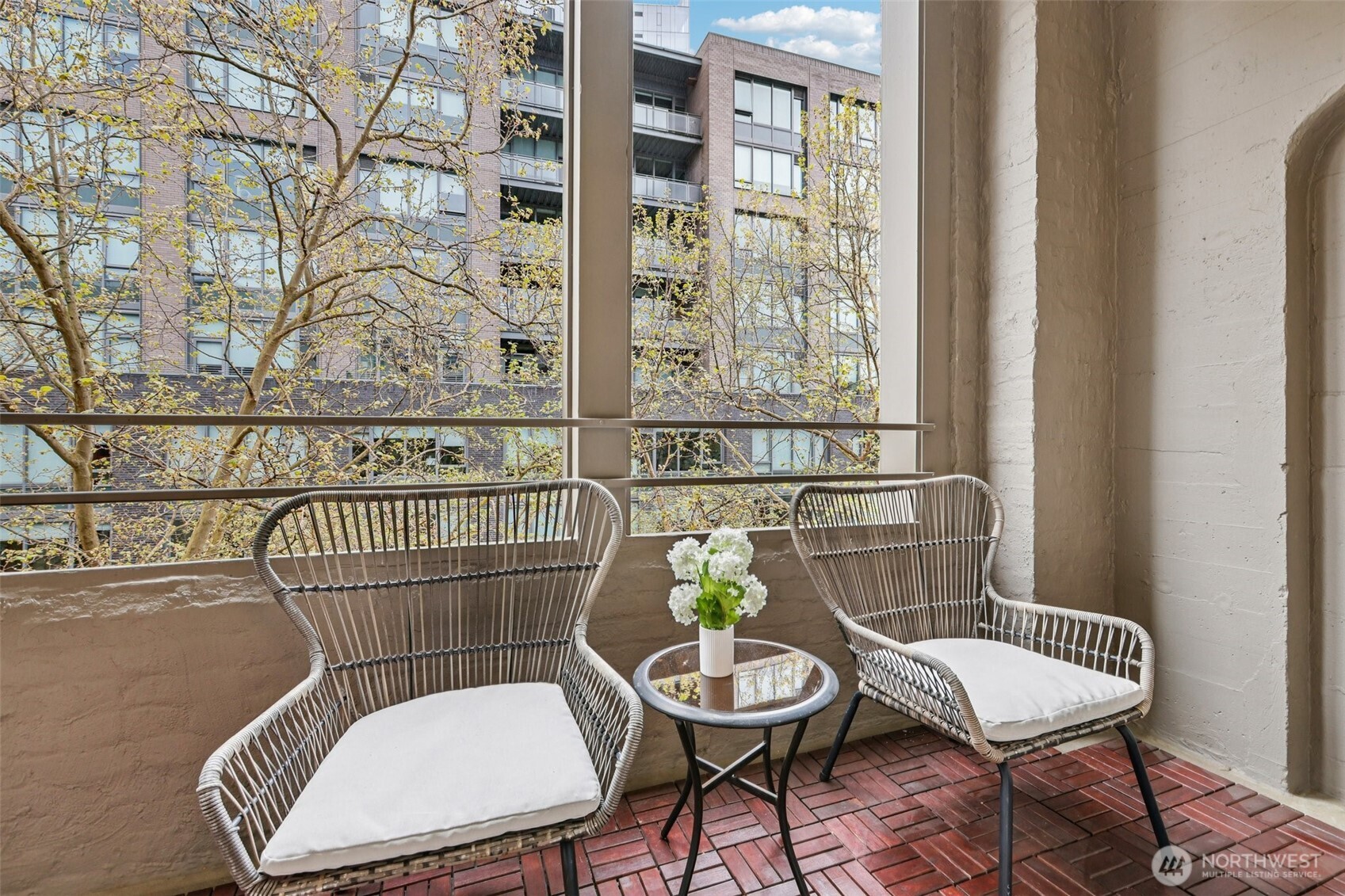 526 1st Avenue S #405, Seattle, WA 98104
