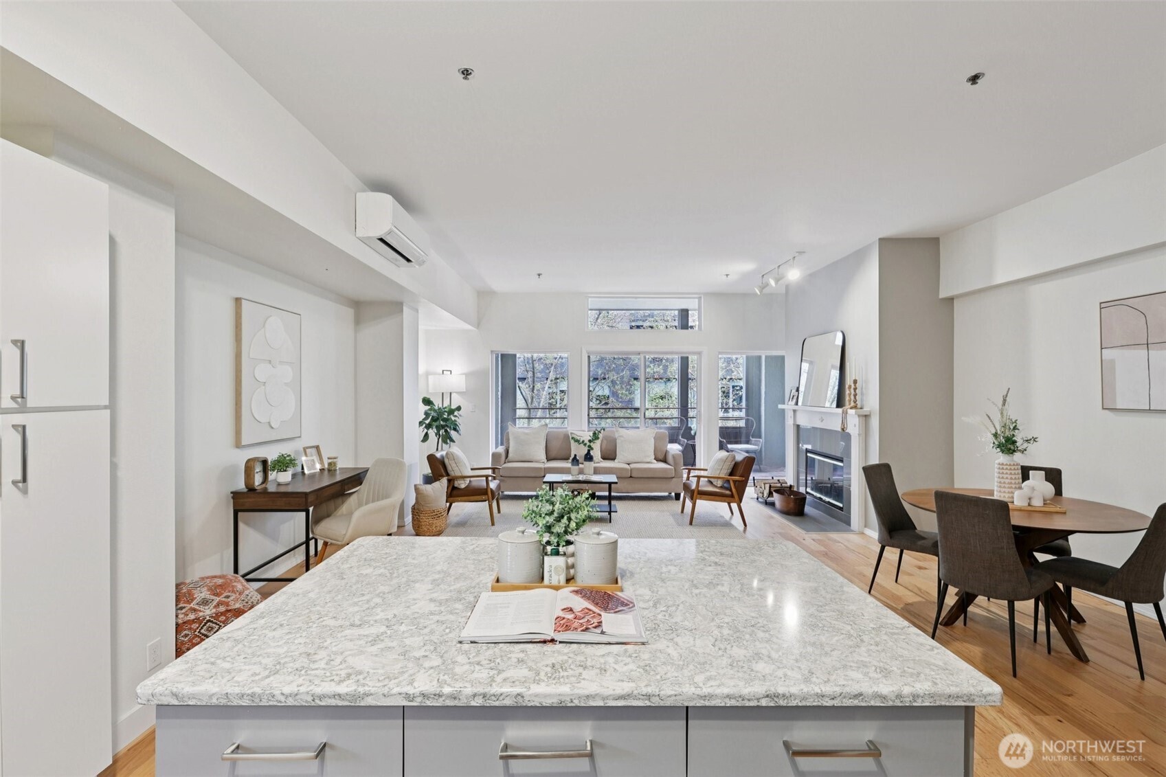 526 1st Avenue S #405, Seattle, WA 98104